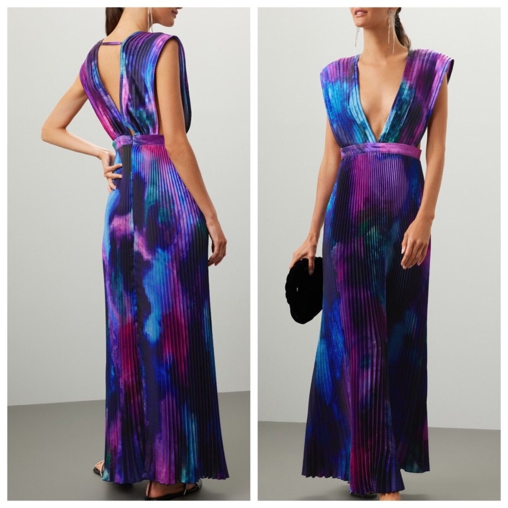 Sleeveless V-Neck Pleated Maxi Dress in Purple Blue Print
